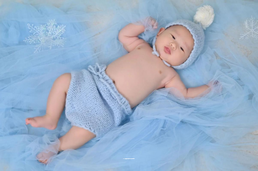 安庆宝宝眼睛肿是什么原因